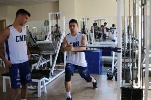 Javi Marín y Juan Rubio, en la sala de musculación