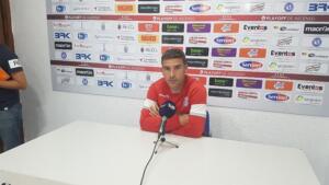 Luis Miguel Carrión, entrenador de la U.D. Melilla, en la rueda de prensa de ayer viernes