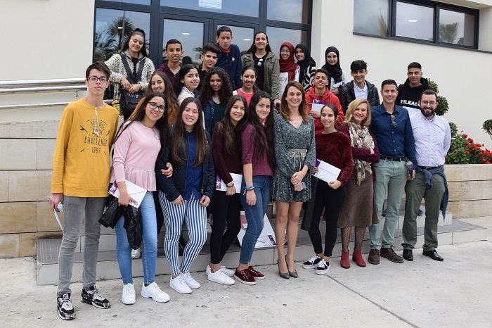 En imágenes, la visita de los alumnos del IES Rusadir