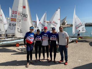 Equipo de Regatas del Real Club Marítimo que estuvo presente en aguas gaditanas