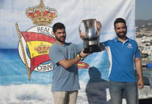Ignacio Cano, a la izquierda, junto a su compañero y patrón