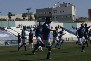 Alfonso, jugador importantísimo en el centro del campo, abrió el camino del triunfo ante el Jumilla