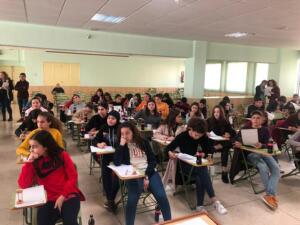 Los más de 60 alumnos de los diferentes centros educativos de Melilla que han participado en el concurso de relato corto de Coca-Cola