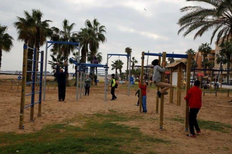 Parque de fitness de la playa de Los Cárabos inaugurado en diciembre de 2018