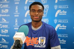 Caleb Agada, jufgador del Melilla Baloncesto