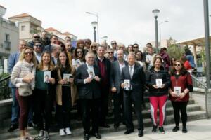 La Caravana Popular llevó ayer al Barrio de la Constitución el mensaje del partido que lidera Pablo Casado