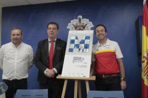Javier Guillot, Antonio Miranda y Jorge García, presentando el cartel de la Copa de europa de Triatlón 2019