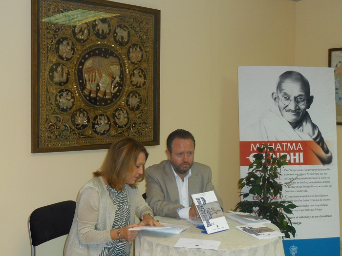 Carmen del Pino y el presidente de la UNEE