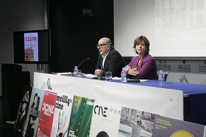 La consejera de Cultura, Fadela Mohatar, junto con Ángel Castro, miembro de la UNED