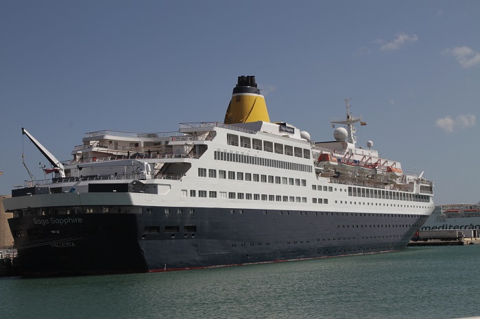 Ayer, sobre las 08:00 horas, llegó al Puerto de Melilla el crucero ‘Saga Shappire’, de la naviera Saga Cruises, con 1.200 personas de nacionalidad británica