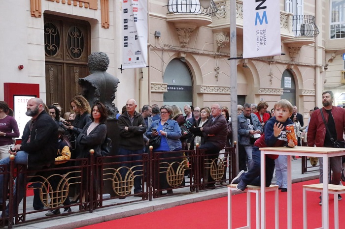 Colas para el inicio de la Semana de Cine de Melilla el pasado lunes en el Kursaal