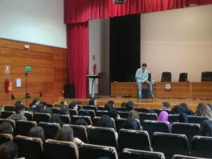El escritor David Lozano en el encuentro juvenil ayer en el Campus Universitario