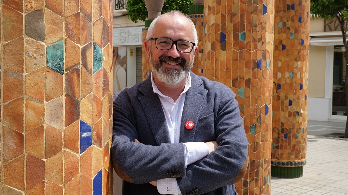 El candidato al Congreso del PSOE Melilla, Jaime Bustillo, en la Plaza Menéndez Pelayo
