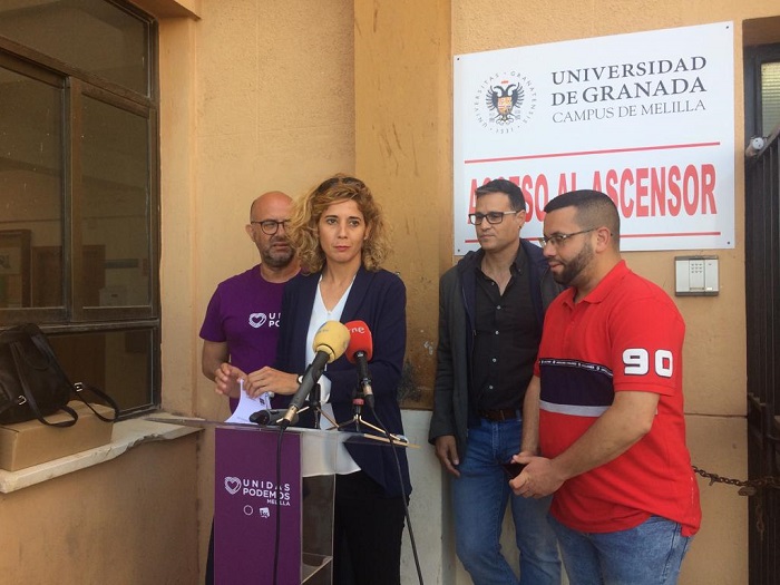 La candidata de Unidas Podemos, Gema Aguilar, junto con miembros de su equipo