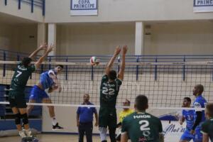 La consejera de Cultura en funciones en el local 111 de la primera planta del Mercado Central