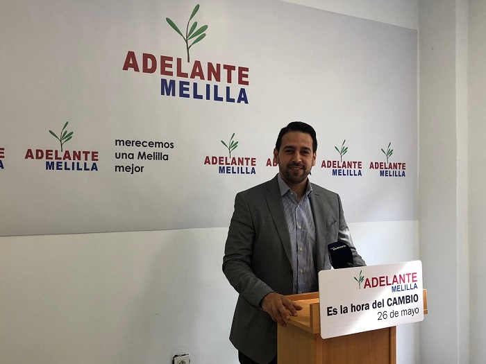 El candidato a la Presidencia por Adelante Melilla, Amin Azmani, ayer en rueda de prensa