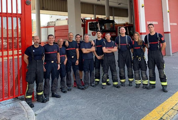 Los Bomberos de Melilla que realizaron ayer el turno de servicio quisieron mostrar su apoyo a sus compañeros de Málaga