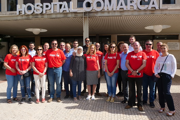 La caravana del PSOE estuvo ayer en el Hospital Comarcal