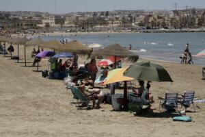 Los melillenses llenaron las distintas playas de la Ciudad, con un tiempo que acompañaba