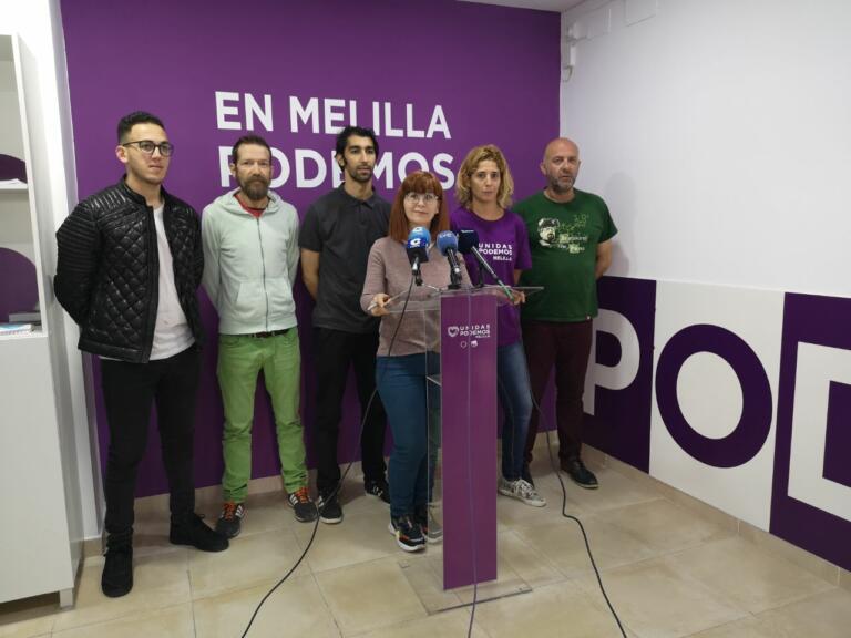 La candidata de Unidas Podemos, Gema Aguilar, acompañada por varios miembros