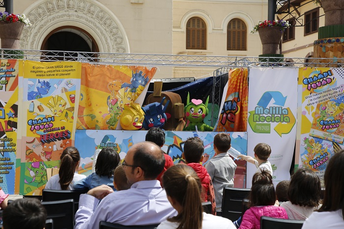 En la jornada de hoy se realizará una gymkana con premios, en la Plaza de las Culturas a las 12:00h, para niños y familiares