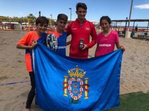 María Martínez, junto a Valentín Volpe y Alejandro Alcalá