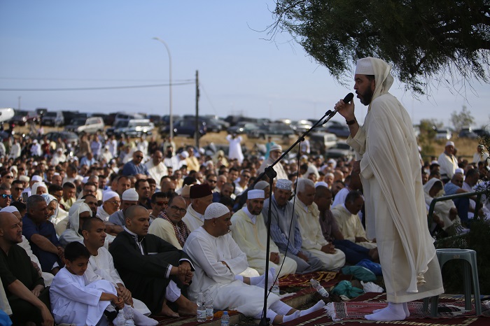 El imam dirige la oraciÃ³n del dÃ­a
