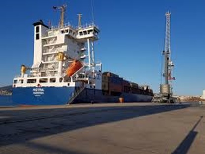 Este buque, de 186 metros de eslora, puede hacer el trayecto Melilla-Motril en cinco horas