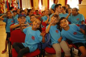 Imagen de las colonias urbanas de 2018 de una de sus salidas al Salón Dorado