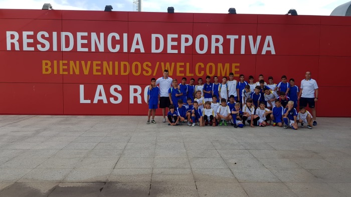 Foto de familia de los participantes junto a Nacho Aznar y Yamal