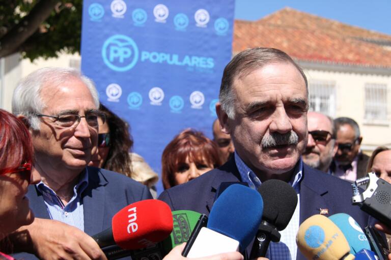 El diputado y los dos senadores por Melilla: Fernando Gutiérrez, Juan José Imbroda y Sofía Acedo, del PP