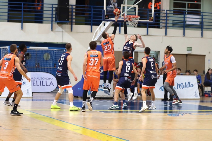 Imagen de uno de los encuentros de Liga de la pasada temporada del Club Melilla Baloncesto en el Pabellón de Deportes Javier Imbroda Ortiz