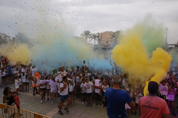 Una nube de color sumergió a los más de 700 corredores en la Color Run