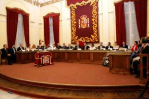 El PP recibirá de subvención 2.700 euros mensuales; CPM, 2.340; PSOE, 1.620; Vox, 1.260 y el Cs, 1.080