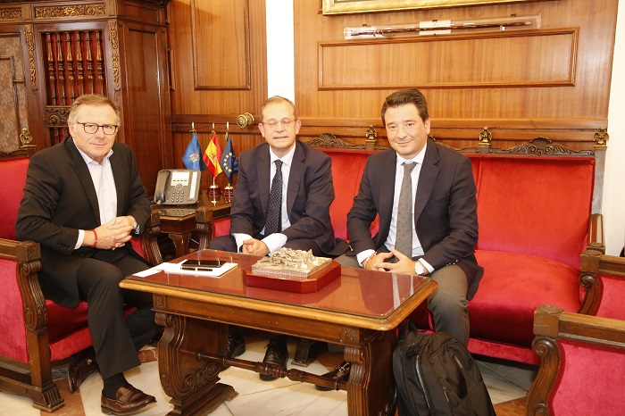 El presidente de la Ciudad recibió ayer a Rafael Palacios y Gabriel Ramos, responsables de BBVA