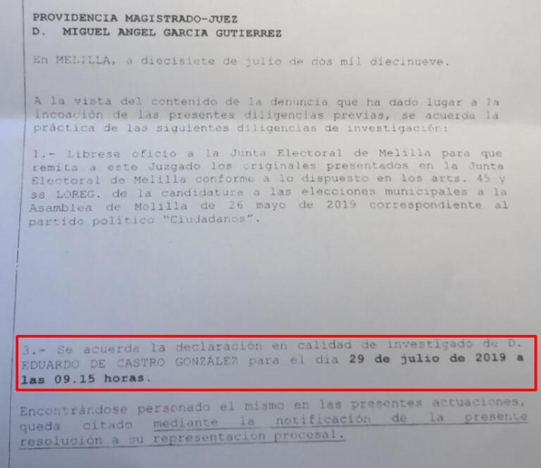 Auto 293/2019 del Juzgado número 5 de Melilla, en el que cita a De Castro a declarar