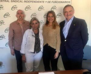 El secretario general del PP de Melilla, Miguel Marín, muestra la querella