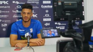 El zaguero italiano, en su comparecencia ante los medios