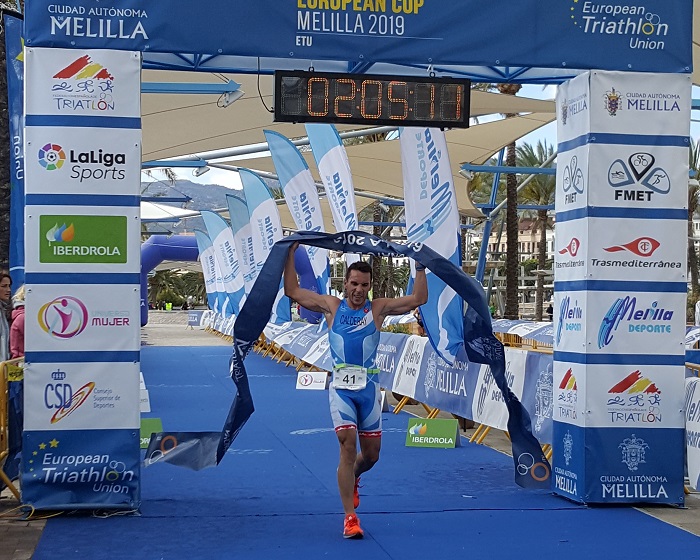El triatleta del Club Natación Melilla es el vigente campeón de España de larga distancia