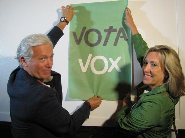 Rosa Cuevas, junto a Julio Liarte, en la etapa en la que apoyaban a VOX