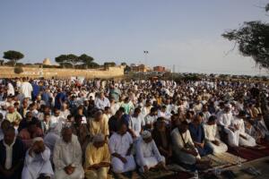 Centenares de musulmanes se unieron para rezar en la explanada de La Legión con motivo del Aid El Kebir