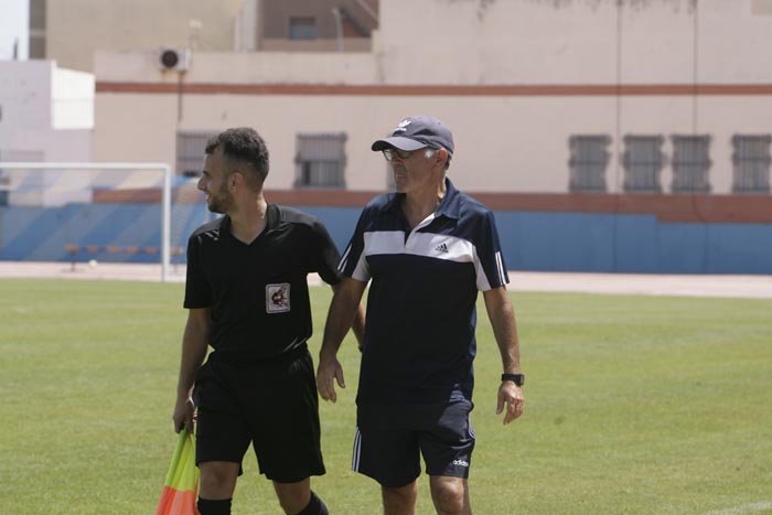 El técnico del Melilla C.D., en el encuentro jugado el pasado sábado ante la U.D. Melilla