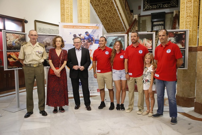 Momento de la inauguración de la exposición sobre fondos marinos en el Casino Militar