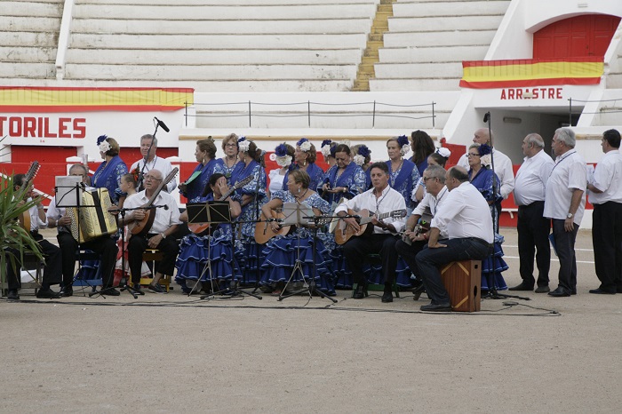 Imagen de una de las Misas Rocieras de años anteriores en la Plaza de Toros de Melilla