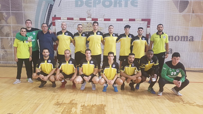Componentes de la plantilla y del cuerpo técnico del C.D. Virgen de la Victoria de Melilla de la temporada 2019-20