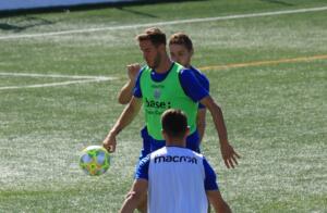 Carlos Fernández, en el entrenamiento de ayer miércoles en el Campo de La Espiguera