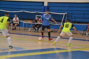 El Melistar tuvo que sudar para lograr el primer triunfo