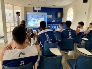 Los jugadores dispusieron de la oportunidad de ver el video del duelo amistoso ante el Cáceres
