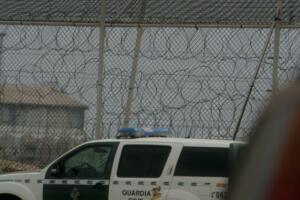 La valla fronteriza del Dique Sur, repleta de concertinas en la actualidad