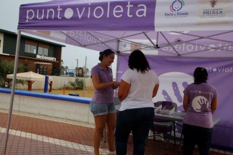 El punto violeta facilita información y atención a las víctimas de violencia de género y agresiones sexuales